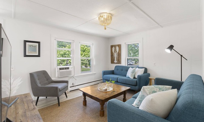 Scarborough House | Surf's up! 3 bedroom cottage 1 mile from the beach