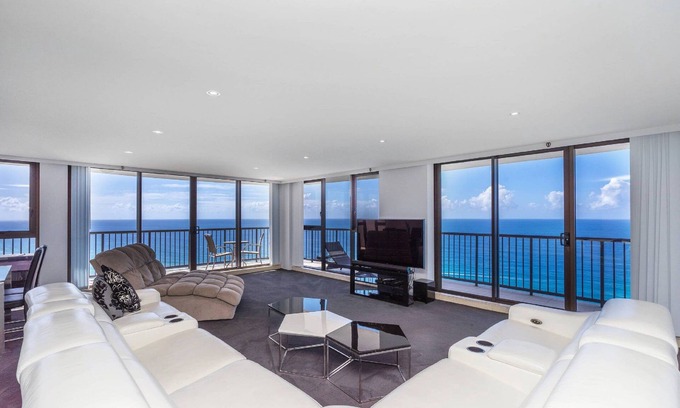 Surfers Paradise Apartment | Surfers Aquarius