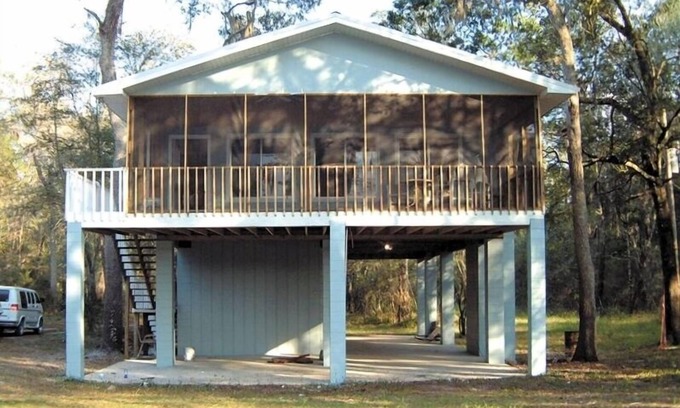 Bell House | Suwannee River, Fanning Springs, BIG DOCK
