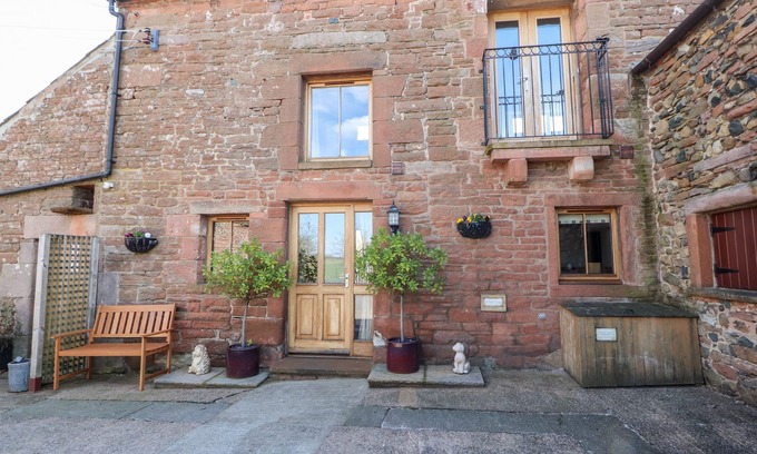 Catterlen Cottage | SWALLOW'S NEST, family friendly, character holiday cottage in Penrith