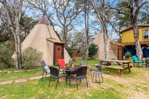 New Braunfels House | Sweet Grass - Tipi 1