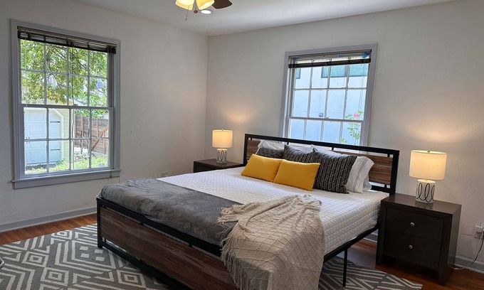 Alamo Heights House | Sweet Home in Vibrant Alamo City