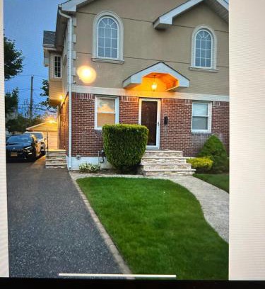 Elmont House | T Two Bedrooms House with Private Entrance, One block walk to UBS Arena!