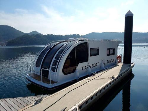 Tongyeong Boat Rental | Tagoja Caravanboat Stay