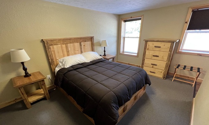 Paradise House | Tahquamenon Suites Lodging - One-Bedroom Suite # 2
