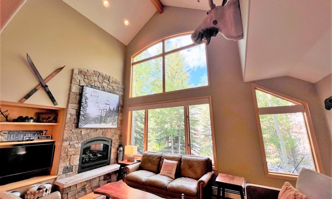 Peak 8 Ski Chalet | Tall Pines Imperial Townhome Ski In/Out Private Hot Tub