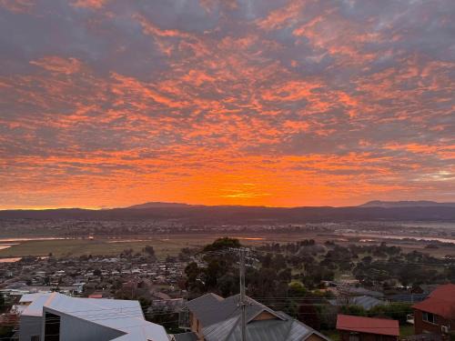 Riverside House | Tamar Riverside Views Retreat