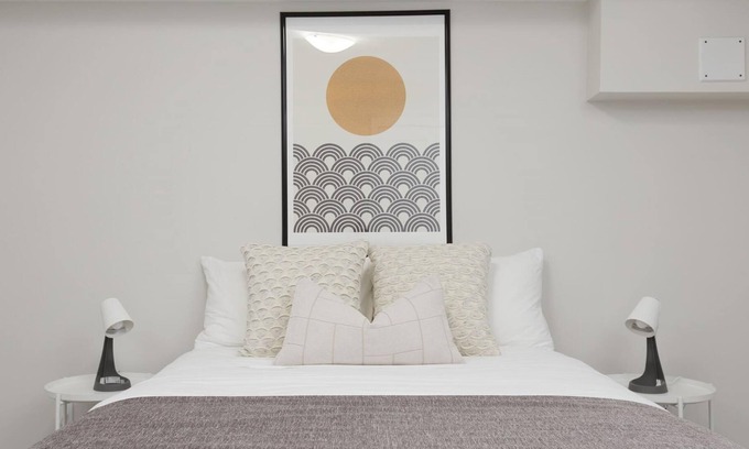Lynn Valley House | Tastefully Furnished Newly Updated 2 BD Central Lynn Valley North Vancouver