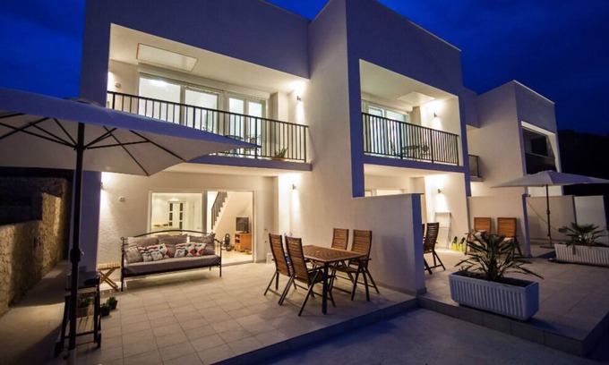 Vis Apartment | Terrace apartment Neva with heated pool and sea view