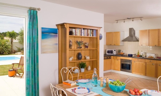 Saint-Jean-de-Monts Villa | Terrace, parking, tv, 75m², Saint-Jean-de-Monts