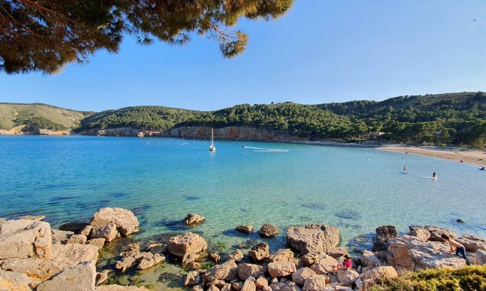 L'Escala Villa | Terraced house with private garden and swimming pool