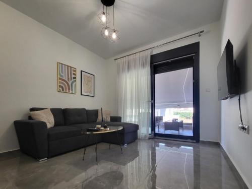 Nea Peramos Apartment | Thἕros Exceptional Residence