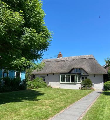 New Forest District House | Thatch Cottage, East Boldre nr Beaulieu and Lymington