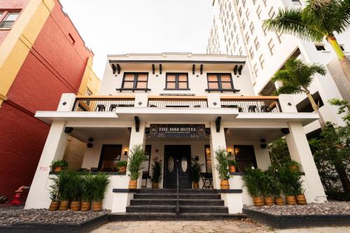 Downtown St. Petersburg Apartment | The 1888 Hotel