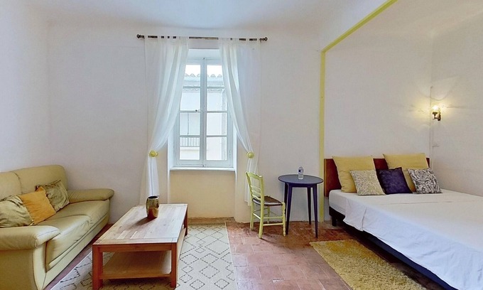 Luc-sur-Orbieu Bed & Breakfast | THE 2 FUNNY BIRDS