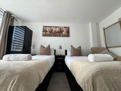Lower Edmonton House | The 37 Suites