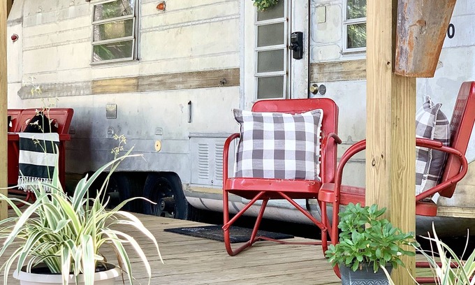 Hattiesburg House | The 67 Streamline Camper with Pool and Yard Games!