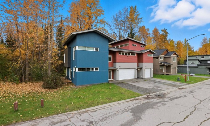 Spenard Apartment | The Alaska Gallery - Modern Creekfront Rental