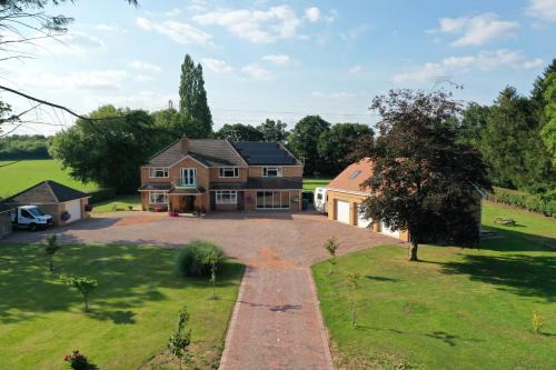 Malvern Apartment | The Annexe at Bricket House