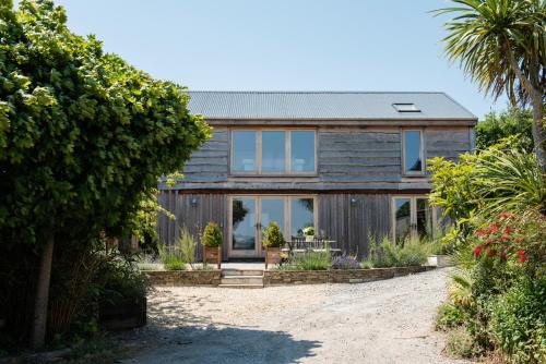 Kingsbridge Apartment | The Barn at Salcombe Farm, with Hot Tub and Free Parking