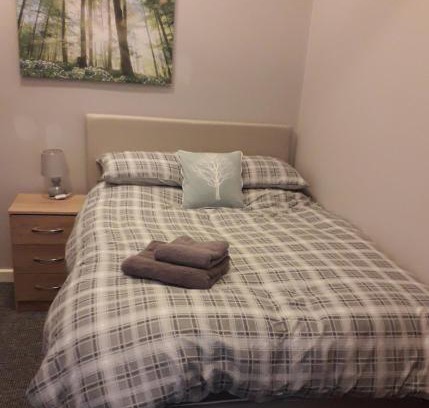 Ilkeston Apartment | The Barn - Ilkeston - 1 Bedroom Flat, 2 Beds, Close to M1-A52 Long Eaton - Nottingham - Derby - Derbyshire - 400Mbs WiFi Free Parking!