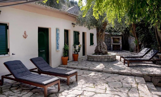 Longos Villa | The Beach House