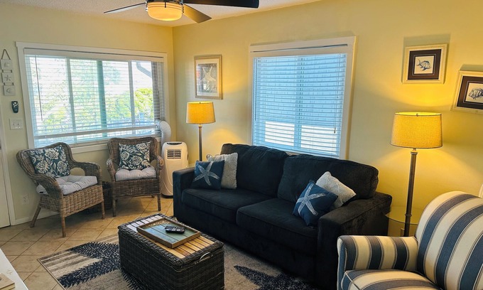 Lantern District Apartment | The Beaches are open! Dana Point Lantern Village -Balboa Unit