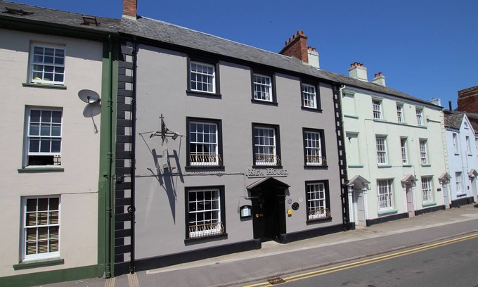 Brecon House | The Beacons Guest House