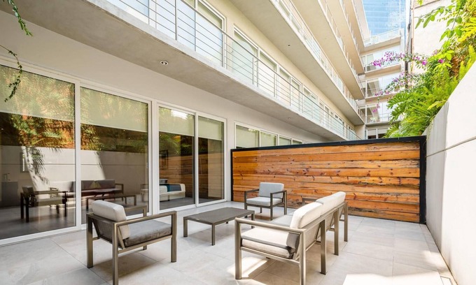 Reforma Apartment | The Best Private Patio in La Juarez