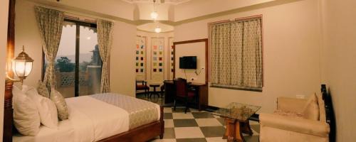Chikalwas Hotel | The Biletha Bagh