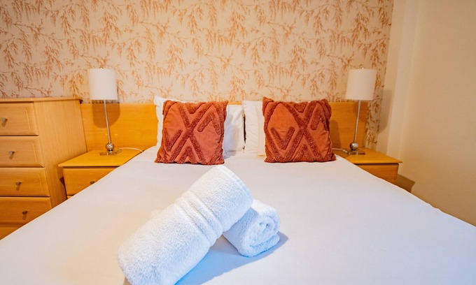 Galway Apartment | The Blackrock Retreat- Salthill - free parking