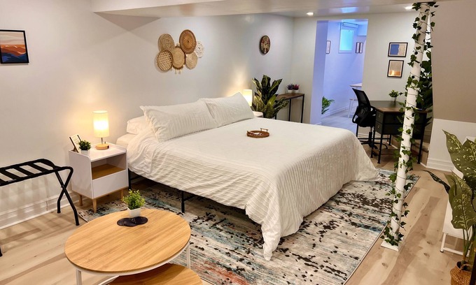 East Windsor Apartment | The Boho Oasis: Spacious Deluxe Apartment, Close to All Amenities, Safe & Quiet