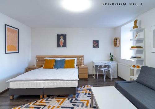 Mala Strana Apartment | The Bookhouse, 5-bedroom residence by Prague Castle