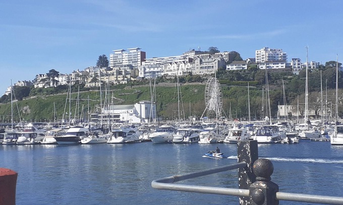 Torquay Bed & Breakfast | The Briarfields