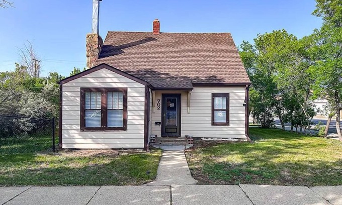 Glasgow House | The Candee Shack: 1bd/1ba house in Glasgow with optional heated garage