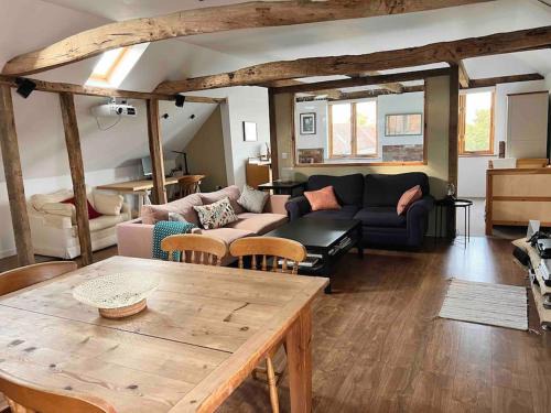 Rye Apartment | The Cart Loft - Private Apartment on farm in Rye