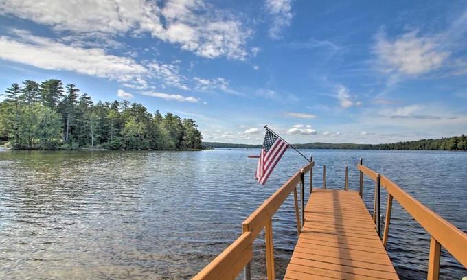 Raymond House | The Cedars Cabin with Beach Access on Panther Pond