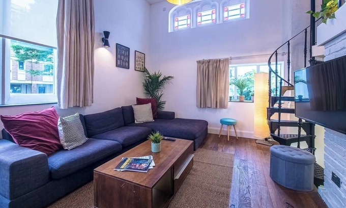 Poplar House | The Chancel · Stunning Historic Chancel Home Near DLR I PTK | Pass the Keys