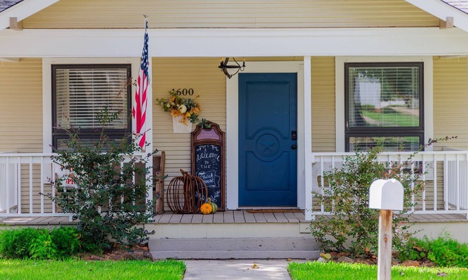 Brenham House | The Church House – Historic Brenham Retreat