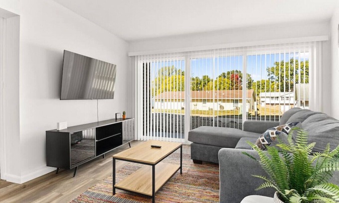 Orange Prairie Apartment | The Concord Place A3