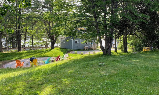 Martins River Cottage | The Cooperage: Renovated historic cottage on river