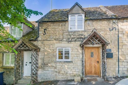 Winchcombe House | The Cottage - Vineyard Street
