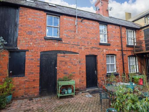 Llangollen House | The Courtyard Cottage