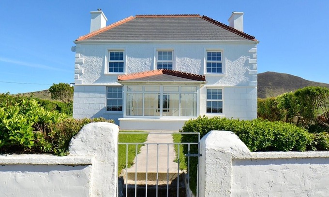 Ballyferriter House | The Cove