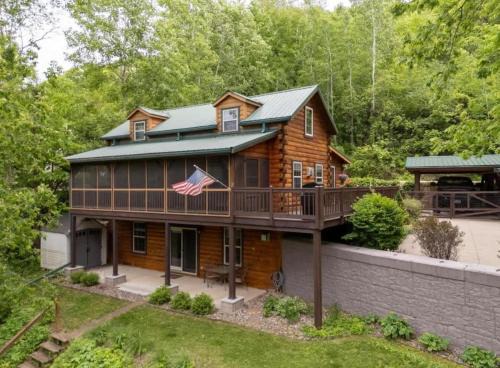 Wabasha House | The Cozy Family Wabasha Cabin