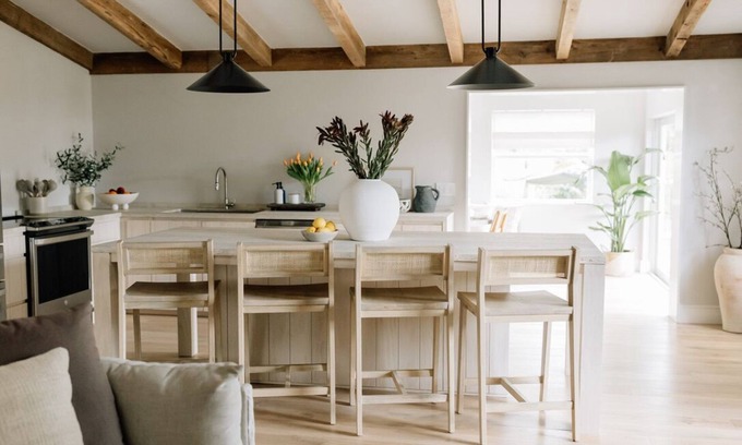 Tequesta House | The Crew House - Welcome to your new favorite getaway in Jupiter, Florida!