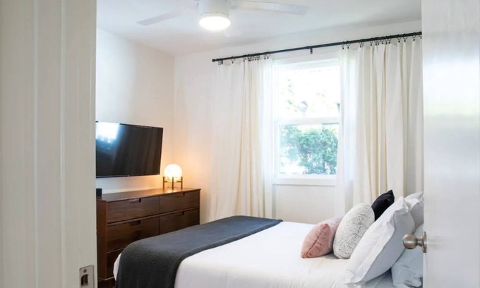 Germantown Apartment | The Crystal | Lovely, Comfy, & Super Walkable