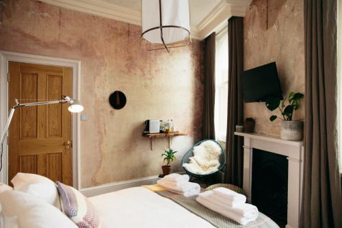 Whitechapel Hotel | The Culpeper Bedrooms