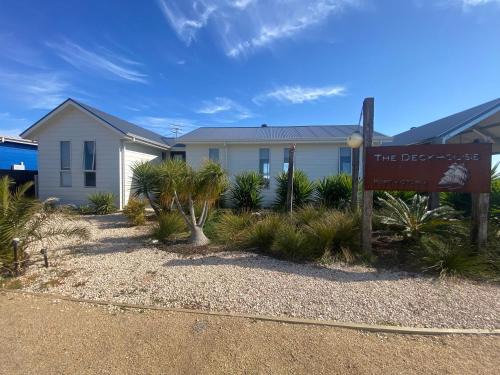 Port Victoria House | The DeckHouse@PortVictoria