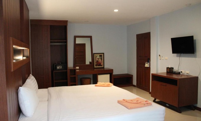 Patong Hotel | The DEVA